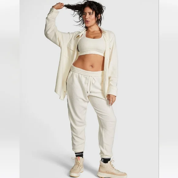 NWT! VICTORIA'S SECRET CREAMER REVERSE FLEECE SHACKET (XS - Picture 9 of 10